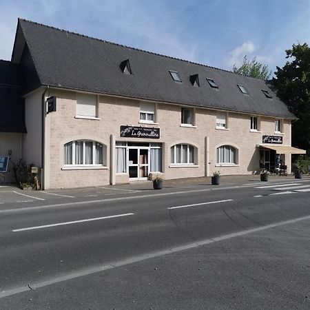 Hotel Restaurant La Grenouillere Vitre  Bagian luar foto