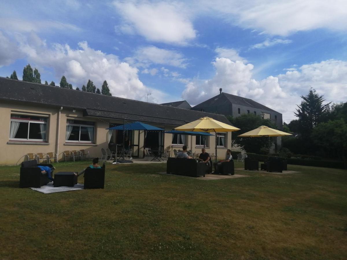 Hotel Restaurant La Grenouillere Vitre  Bagian luar foto