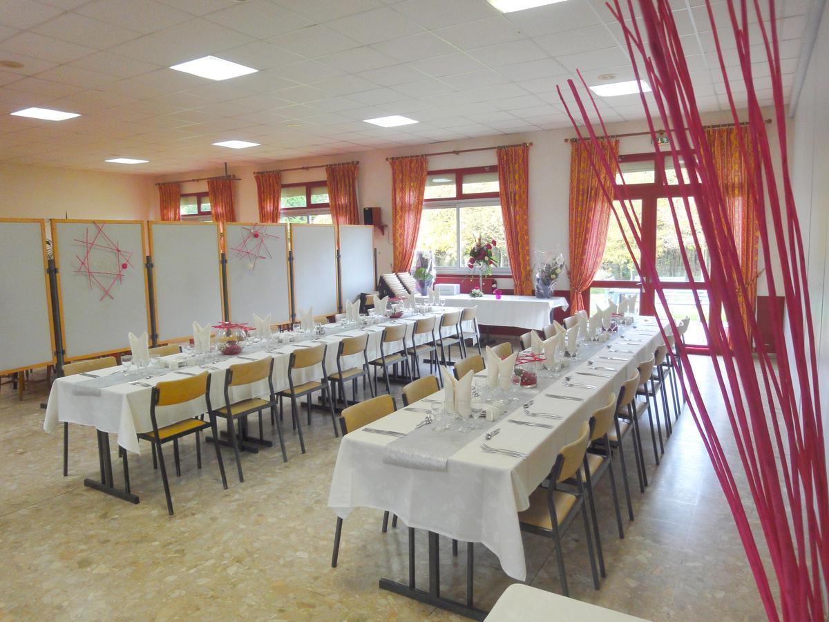 Hotel Restaurant La Grenouillere Vitre  Bagian luar foto