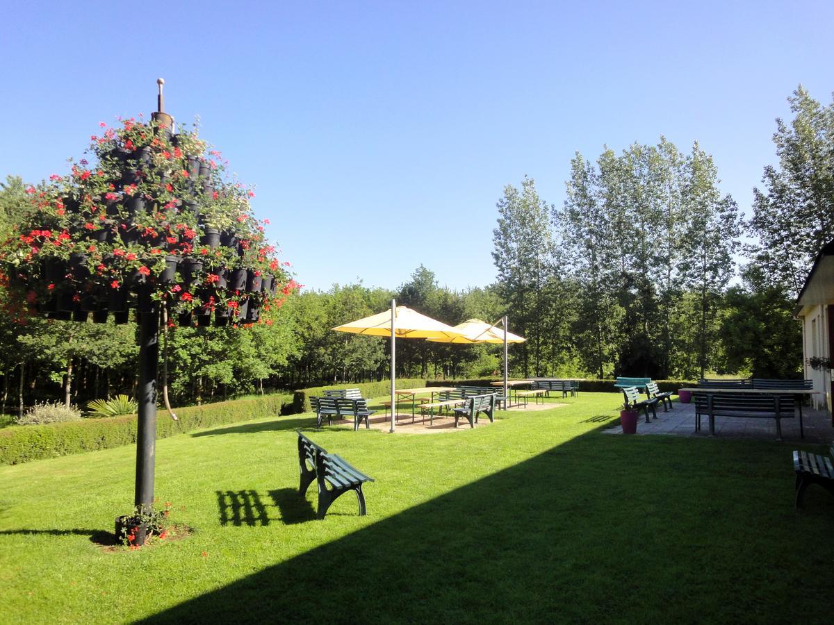 Hotel Restaurant La Grenouillere Vitre  Bagian luar foto