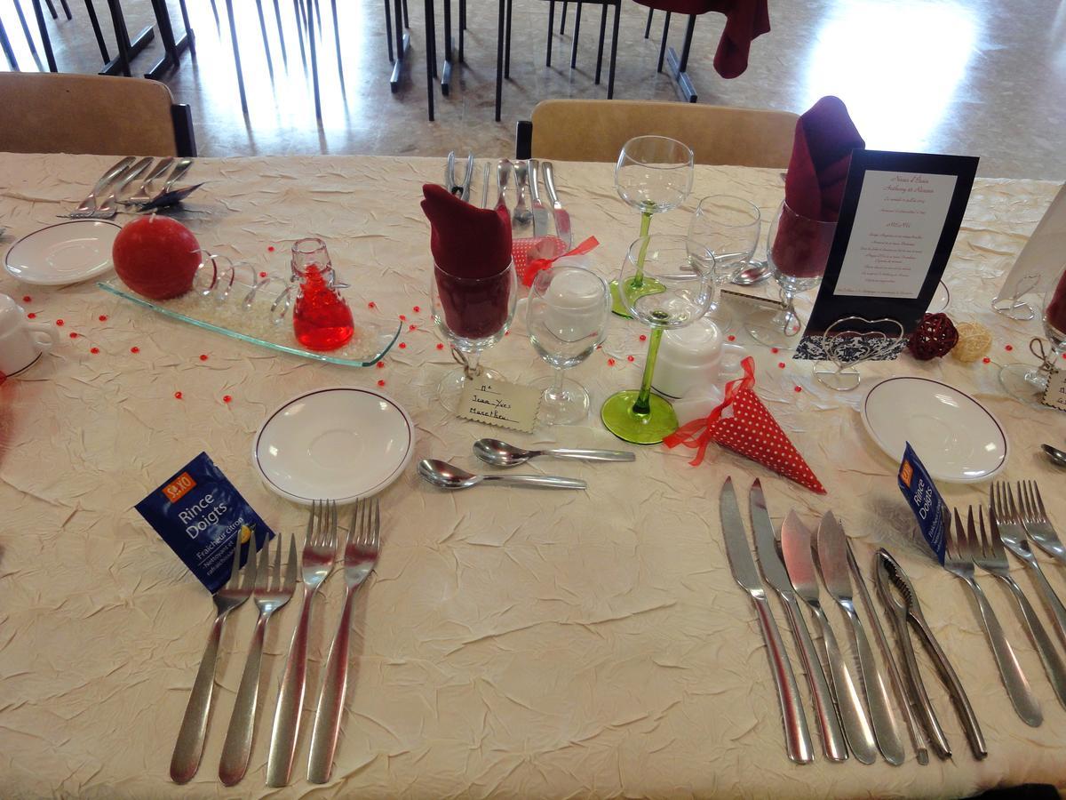 Hotel Restaurant La Grenouillere Vitre  Bagian luar foto