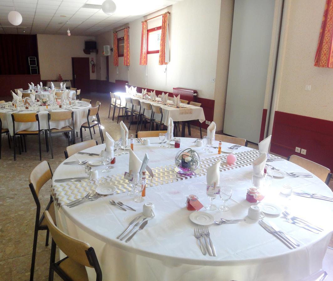 Hotel Restaurant La Grenouillere Vitre  Bagian luar foto